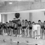 1971年明星大学のプールで水泳