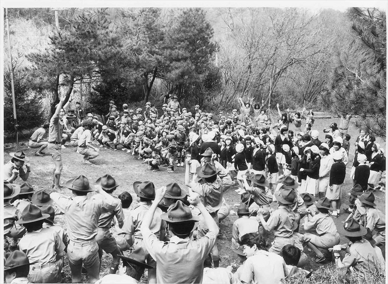1984年　4月入隊式　沢山のスカウトたち