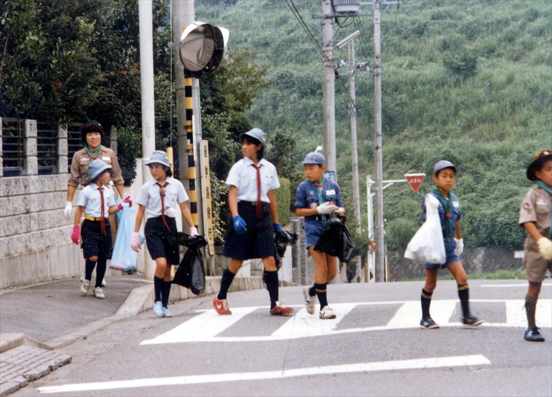 1983年　合同キャンプファイヤー＆ゴミ拾い
